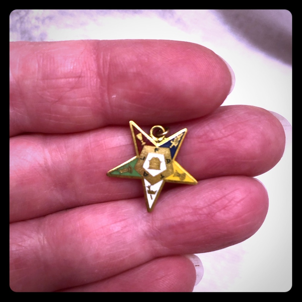 ⭐️🩷 LAST ONE !! 💙💛💟💚❤️OES 👑 Order of the Eastern Star CHARM - Gold-tone